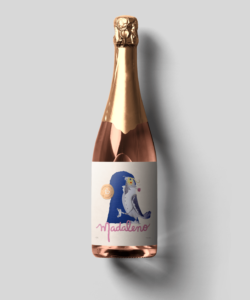 'cocktiel in love' applied to a sparkling wine label